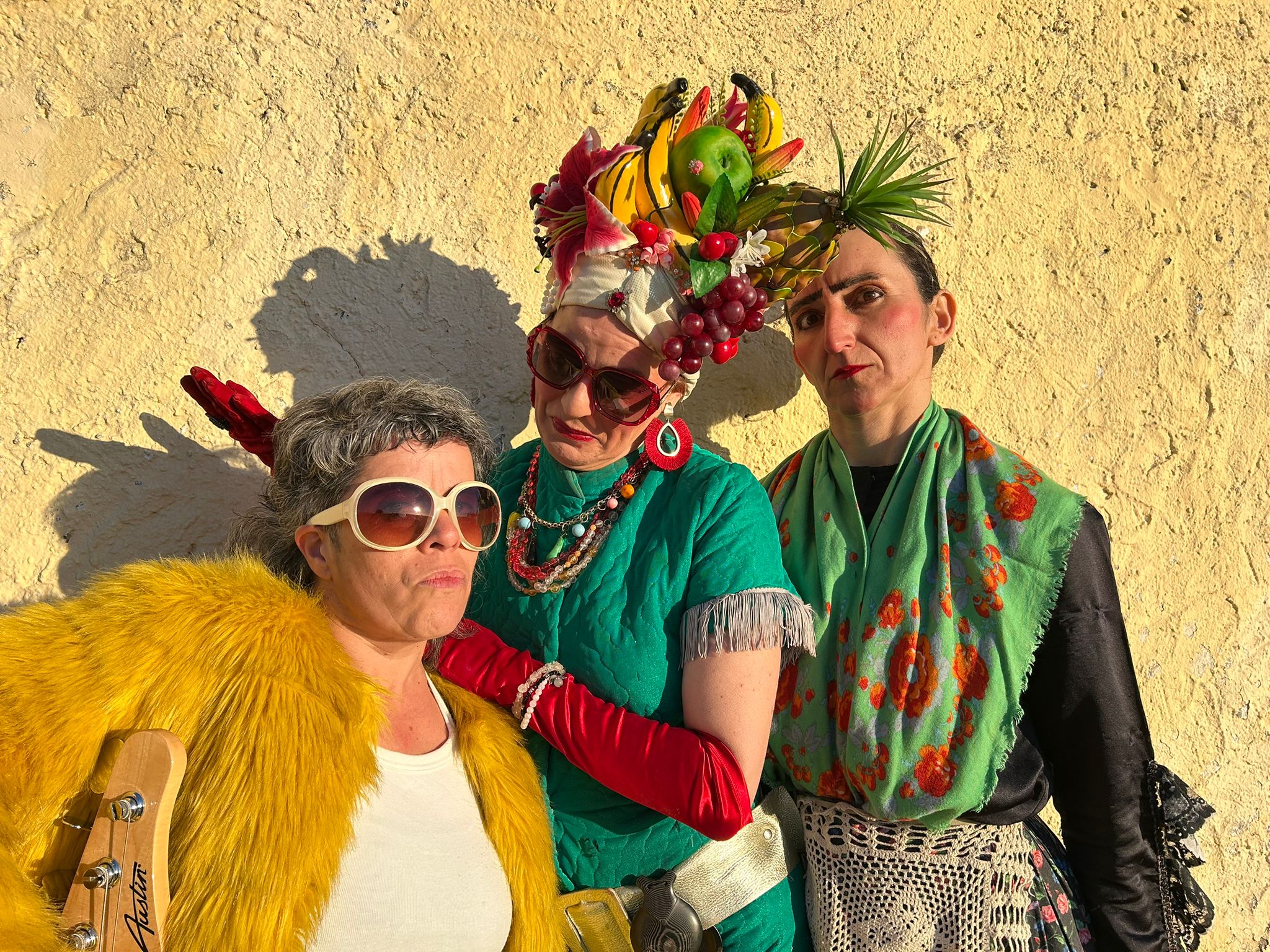 Presentadores: Marta Sitjà, Nocherele i Patri Coronas